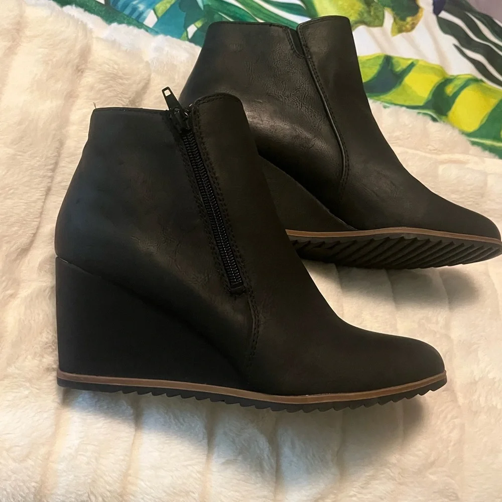 Soul Naturalizer Hudson 10M Black Leather Side Zip Fall Winter Wedge Booties